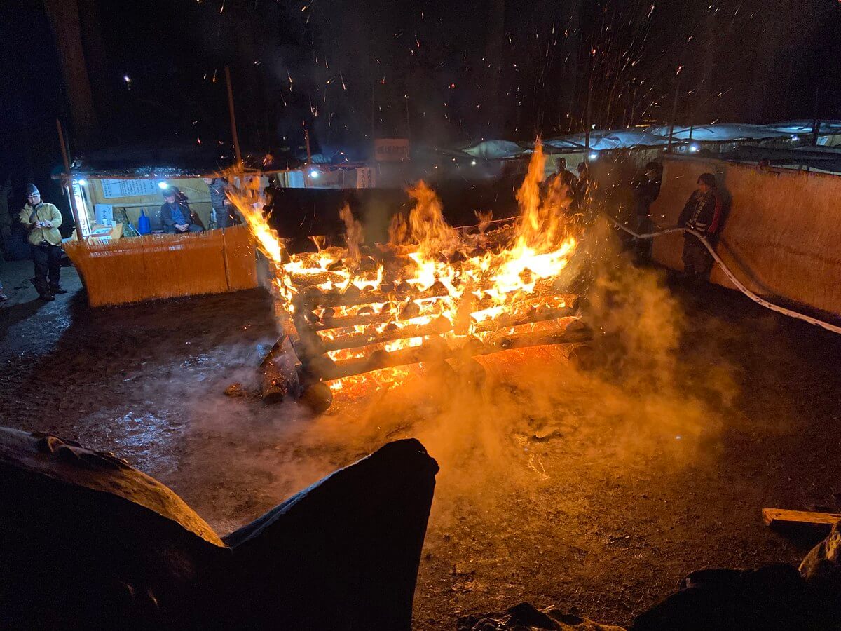 【黒石寺蘇民祭】たき火
