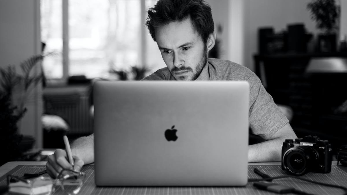 【 新型MacBook Pro 13 】【 新型MacBook Pro 13の残念な点 】内臓カメラが720P