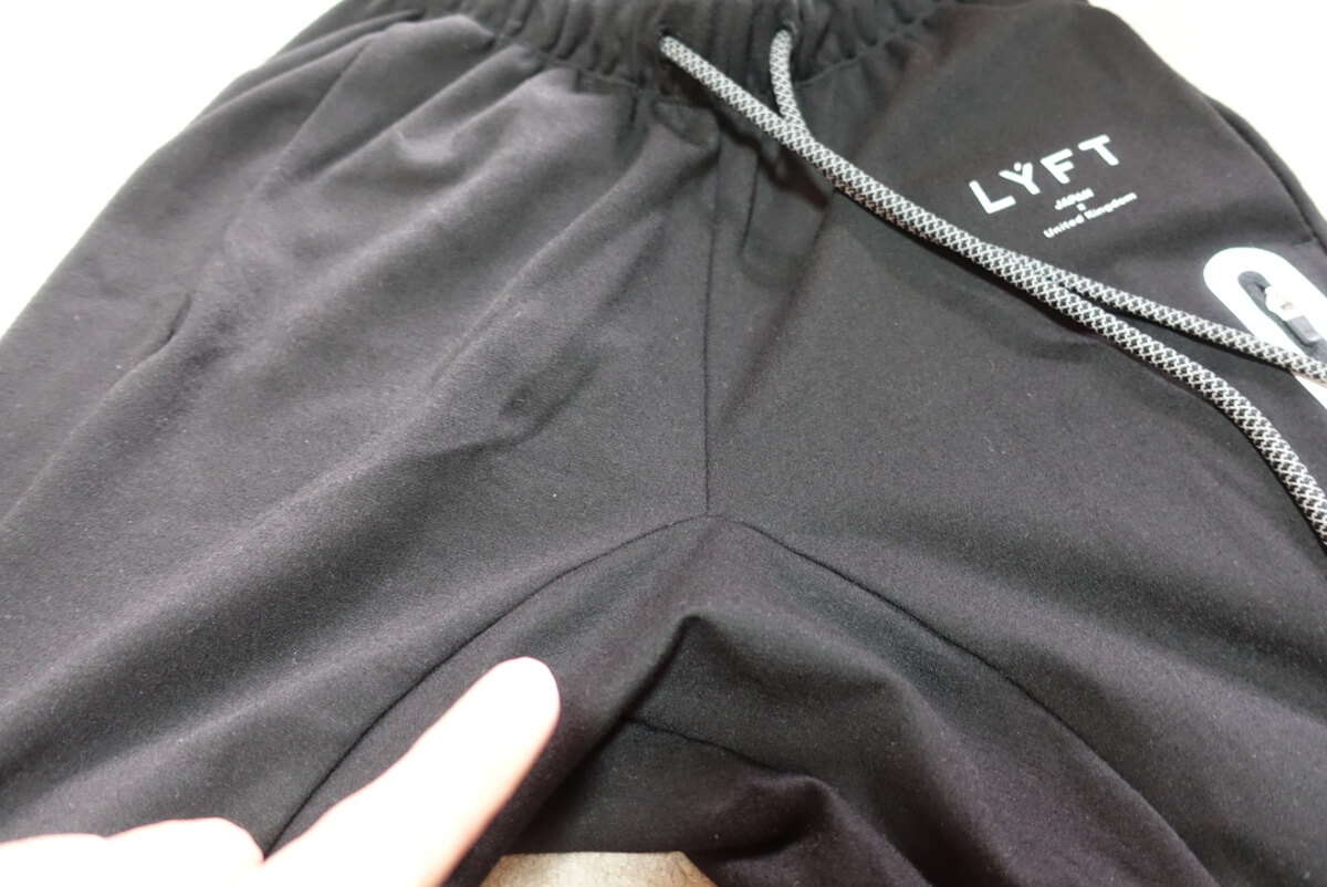ライバル対決-LYFT-pant